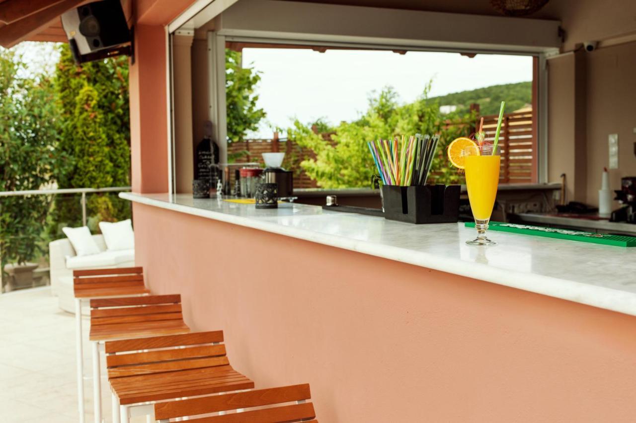 Ammos Bay Hotel Ammoudia Bagian luar foto